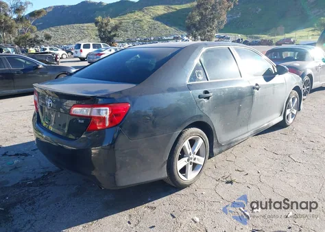 2014 Toyota Camry Se z USA, uszkodzony, nr VIN 4T1BF1FK8EU787538